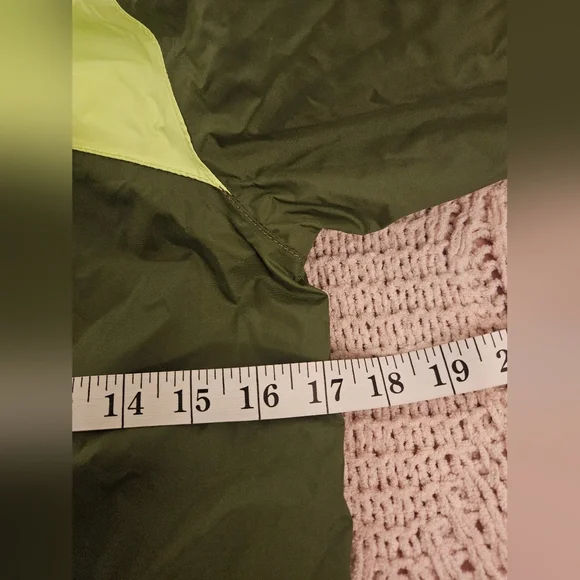 The North Face Kids Two-Tone Green Raincoat Size 7/8 Like New - Picture 6 of 8